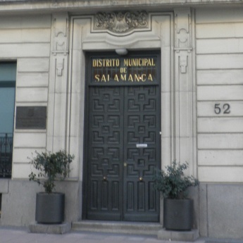 Entrada a la Junta del Distrito de Salamanca