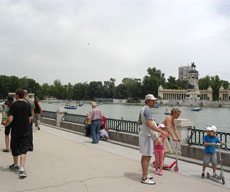 La mitad de los madrileños se quedan en Madrid este verano
