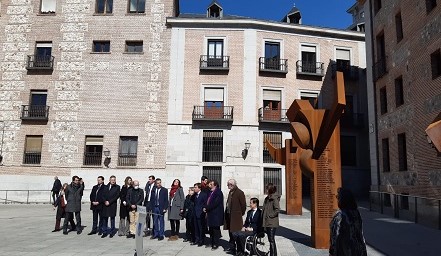 Inauguraci&oacute;n grupo escult&oacute;rico Holocausto 2 marzo