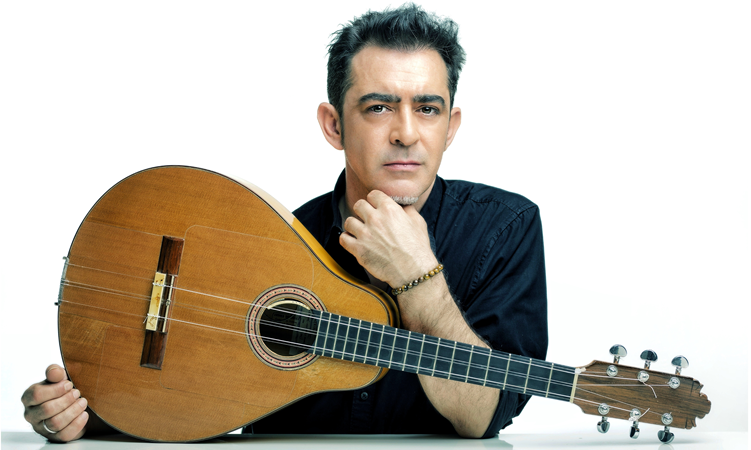 Ra&uacute;l Rodr&iacute;guez con tu guitarra
