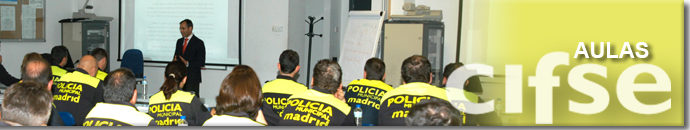 Alumnos policias municipales recibiendo clases en el Cifse
