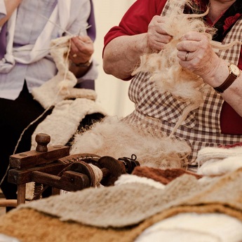 Imagen exhibición: hilado y torcido de lana