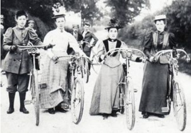 Foto mujeres siglo XIX en bicicleta. Colecci&oacute;n del Online Bicycle Museum