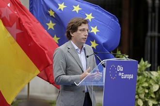 Acto del izado de la bandera en conmemoración del Día de Europa 9 mayo II