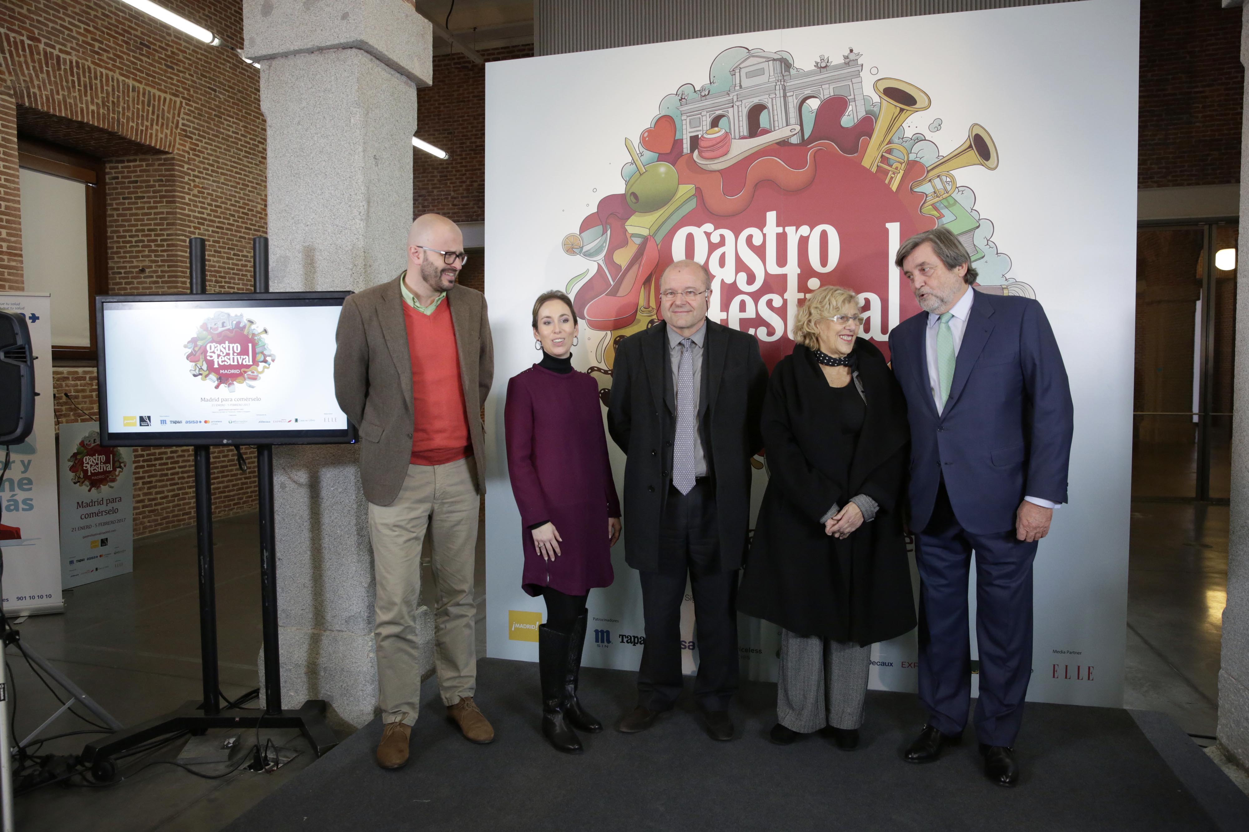 Manuela Carmena junto a los patrocinadores de Gastrofestival 2017