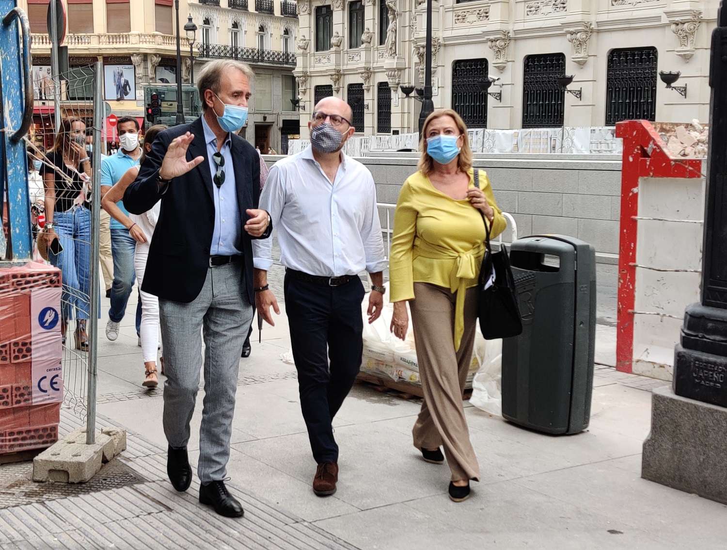Paloma García Romero y José Fernández visitan los trabajos de remodelación del entorno de Canalejas