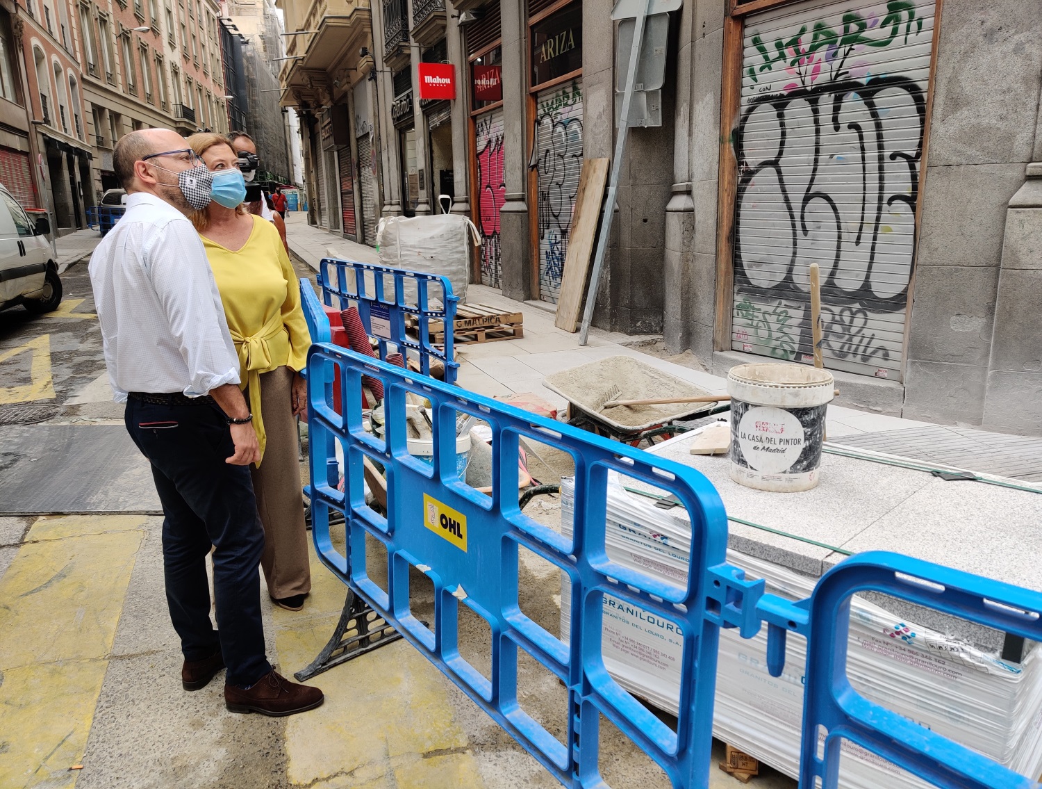 Paloma García Romero y José Fernández visitan los trabajos de remodelación del entorno de Canalejas