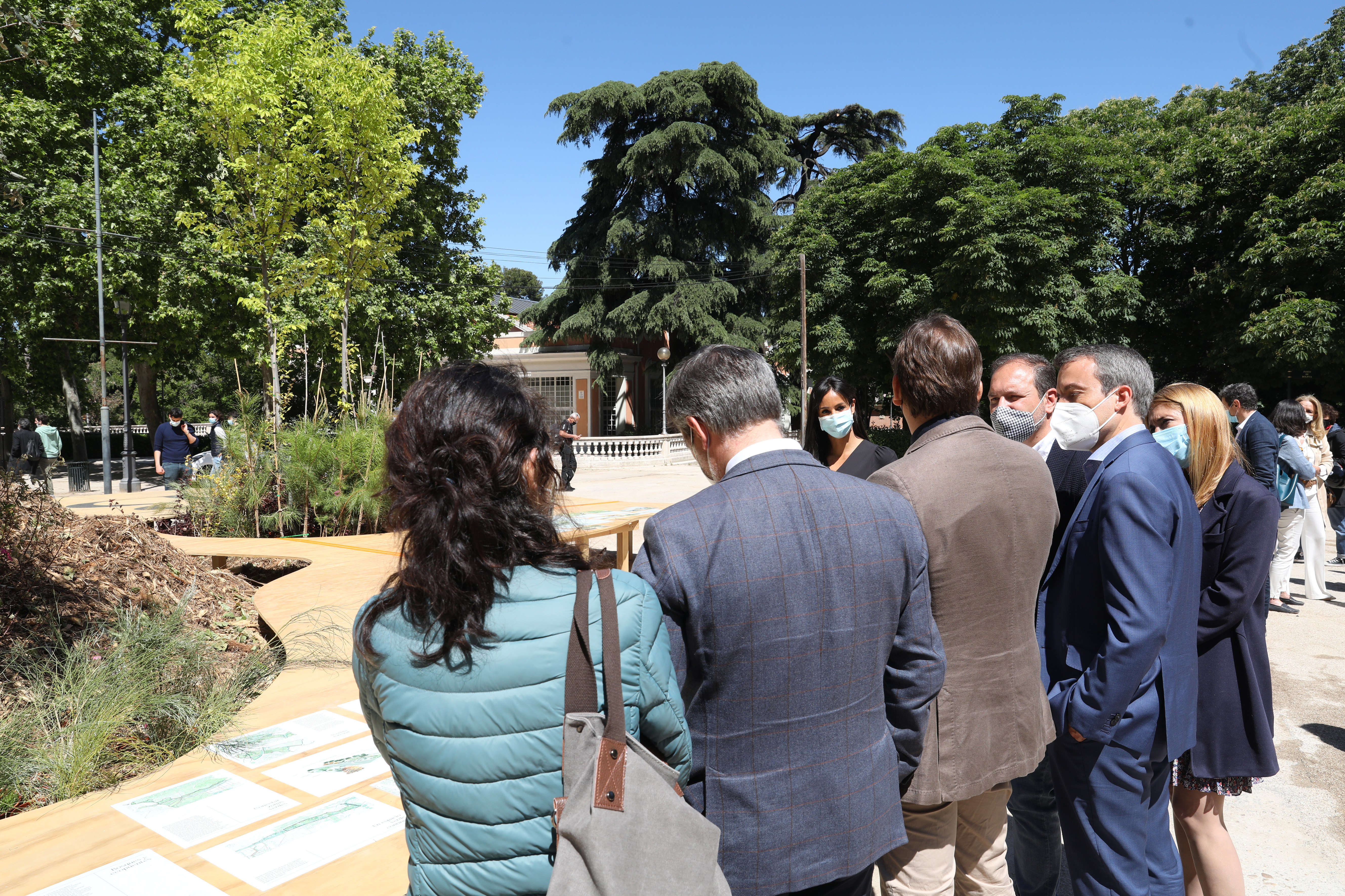 Villacís inaugura en El Retiro una exposición itinerante sobre el Bosque Metropolitano