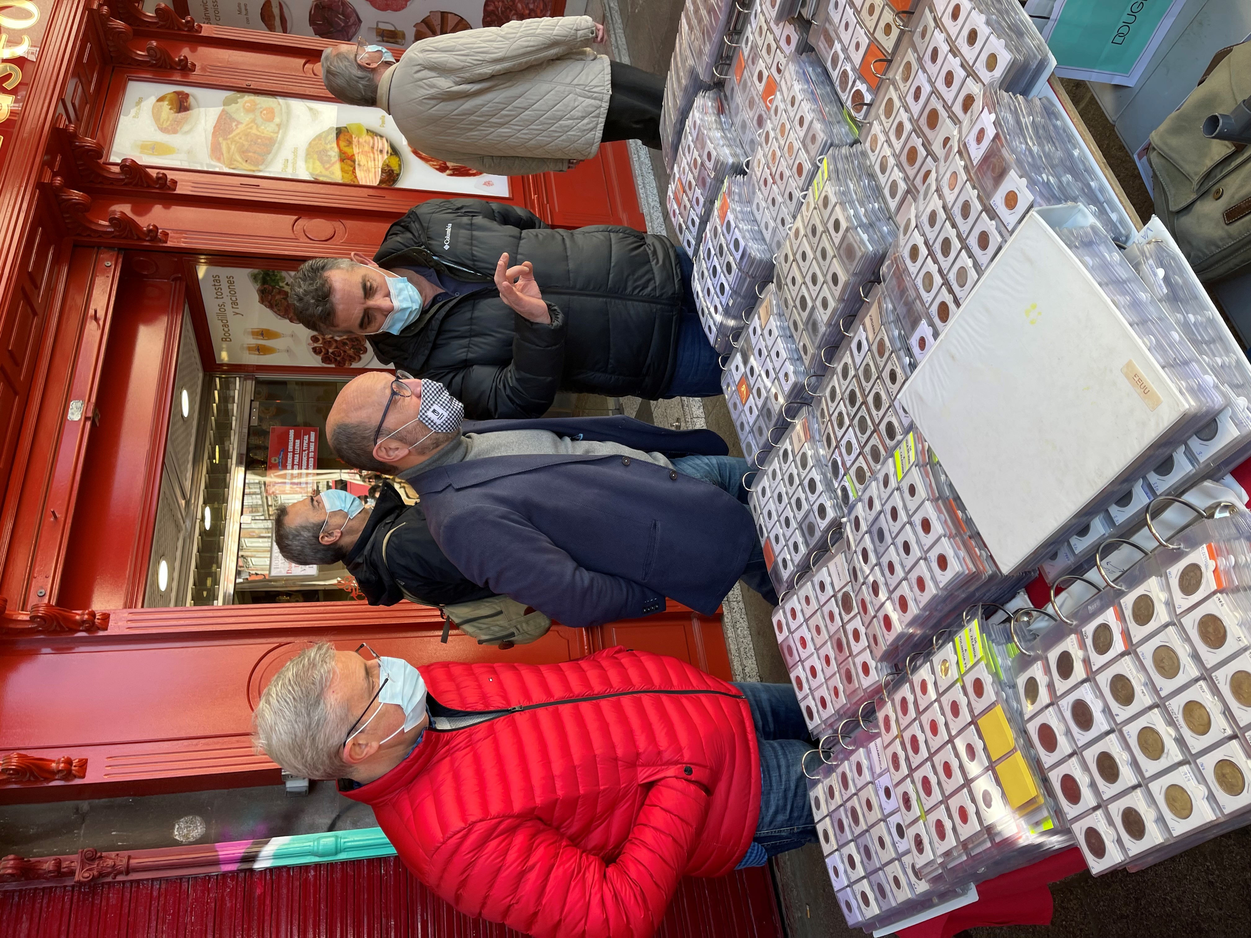 confirmar compañera de clases Autorizar Los puestos de filatelia y numismática regresan a su tradicional  localización en la plaza Mayor - Ayuntamiento de Madrid