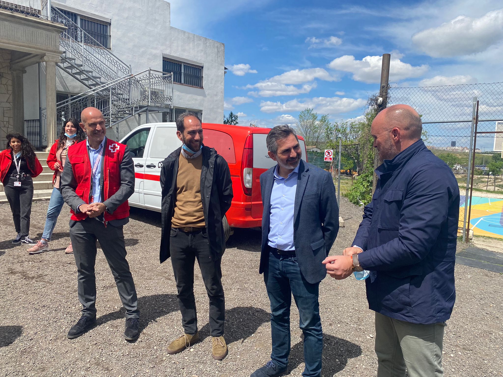 Aniorte visita el nuevo Centro de Día Infantil de Cañada Real impulsado por el y Cruz Roja Ayuntamiento de Madrid