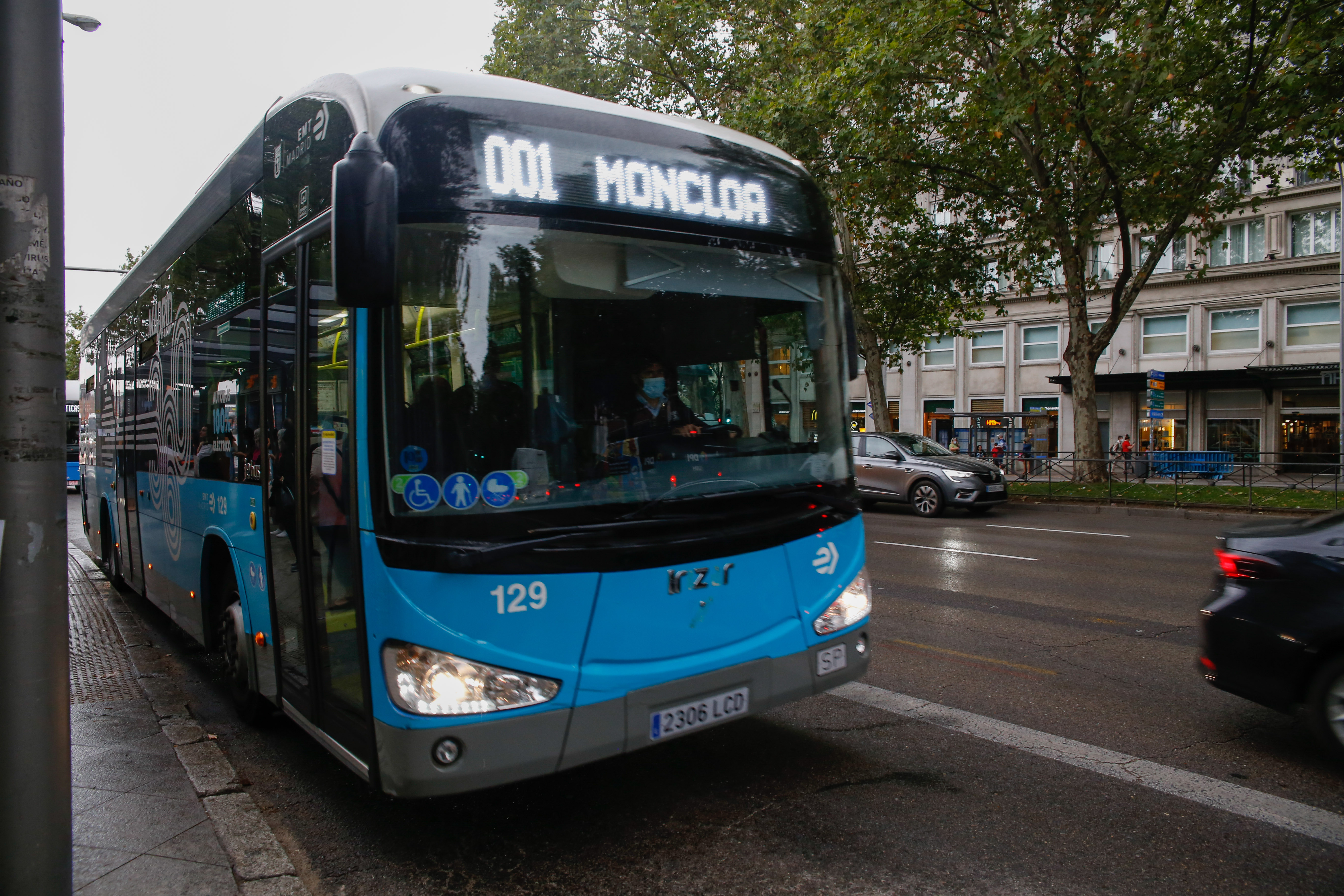 Imagen de un bus de la l&iacute;nea 1