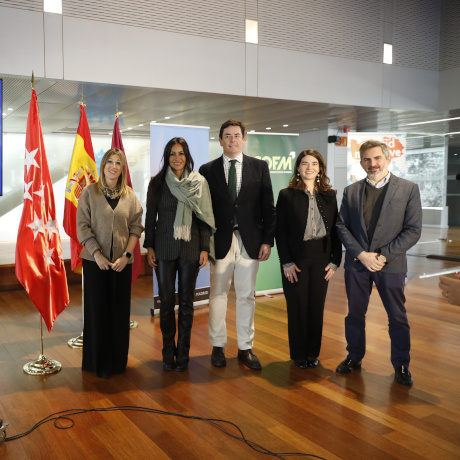 Villacís y Aniorte, este jueves, junto a representantes del Colegio Oficial de Farmacéuticos de Madrid