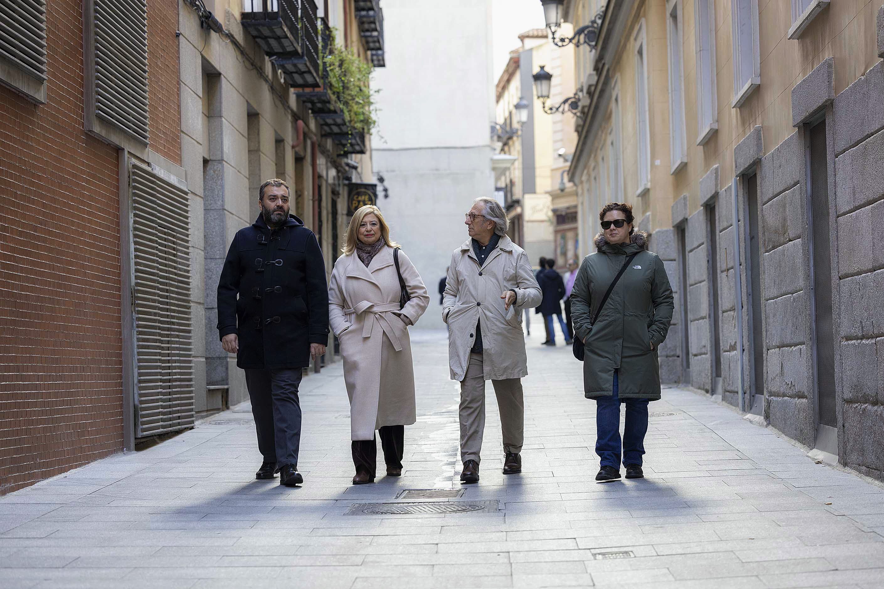 García Romero y Segura en las calles aledañas a la plaza de Pontejos