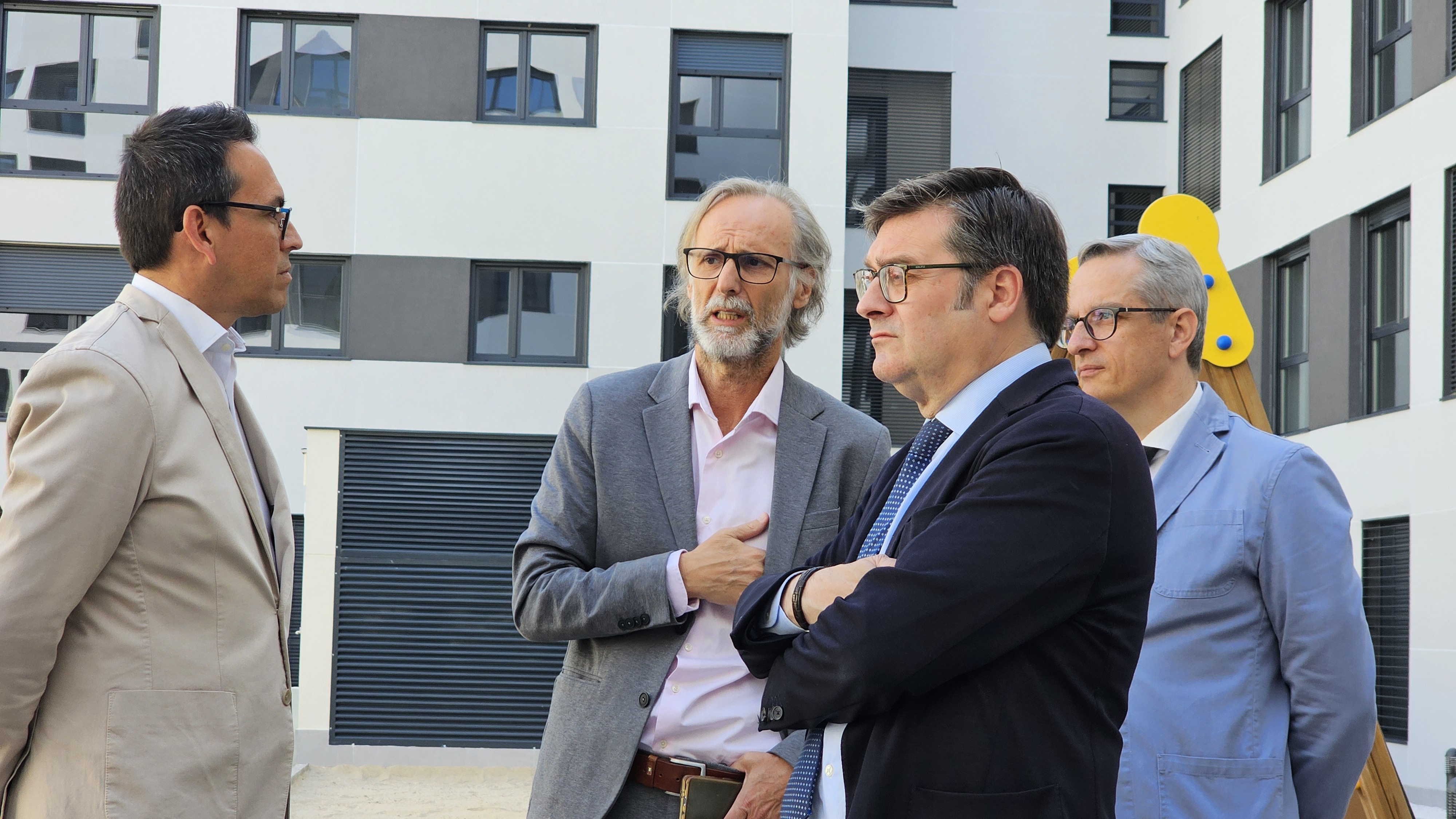 &Aacute;lvaro Gonz&aacute;lez en la promoci&oacute;n de viviendas Ingenieros 1
