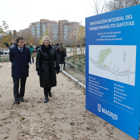 Los vecinos de Carabanchel estrenan el renovado parque Manolito Gafotas con zonas de ocio para todas las edades y 1.162 nuevos &aacute;rboles