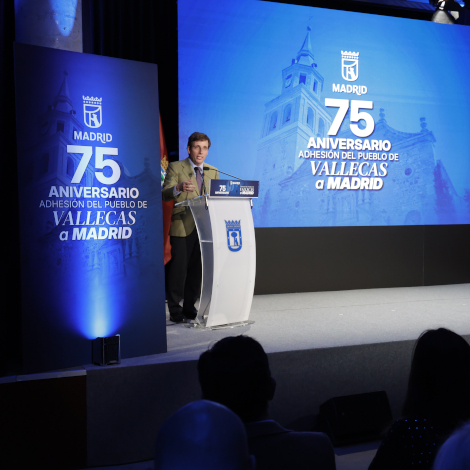Almeida preside la celebraci&oacute;n de los 75 a&ntilde;os de adhesi&oacute;n de Vallecas a Madrid
