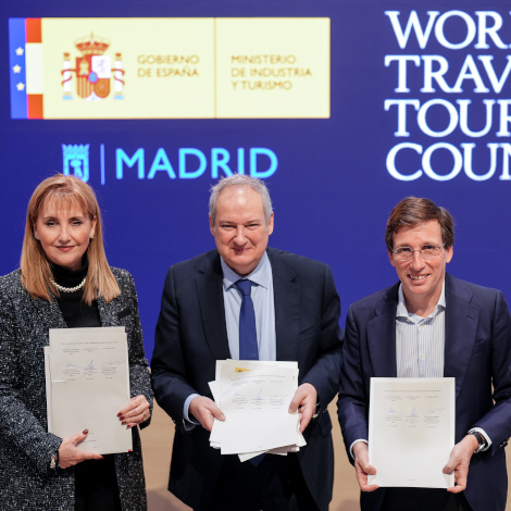 Almeida firma un memor&aacute;ndum de entendimiento con WTTC y el Ministerio de Turismo e Industria