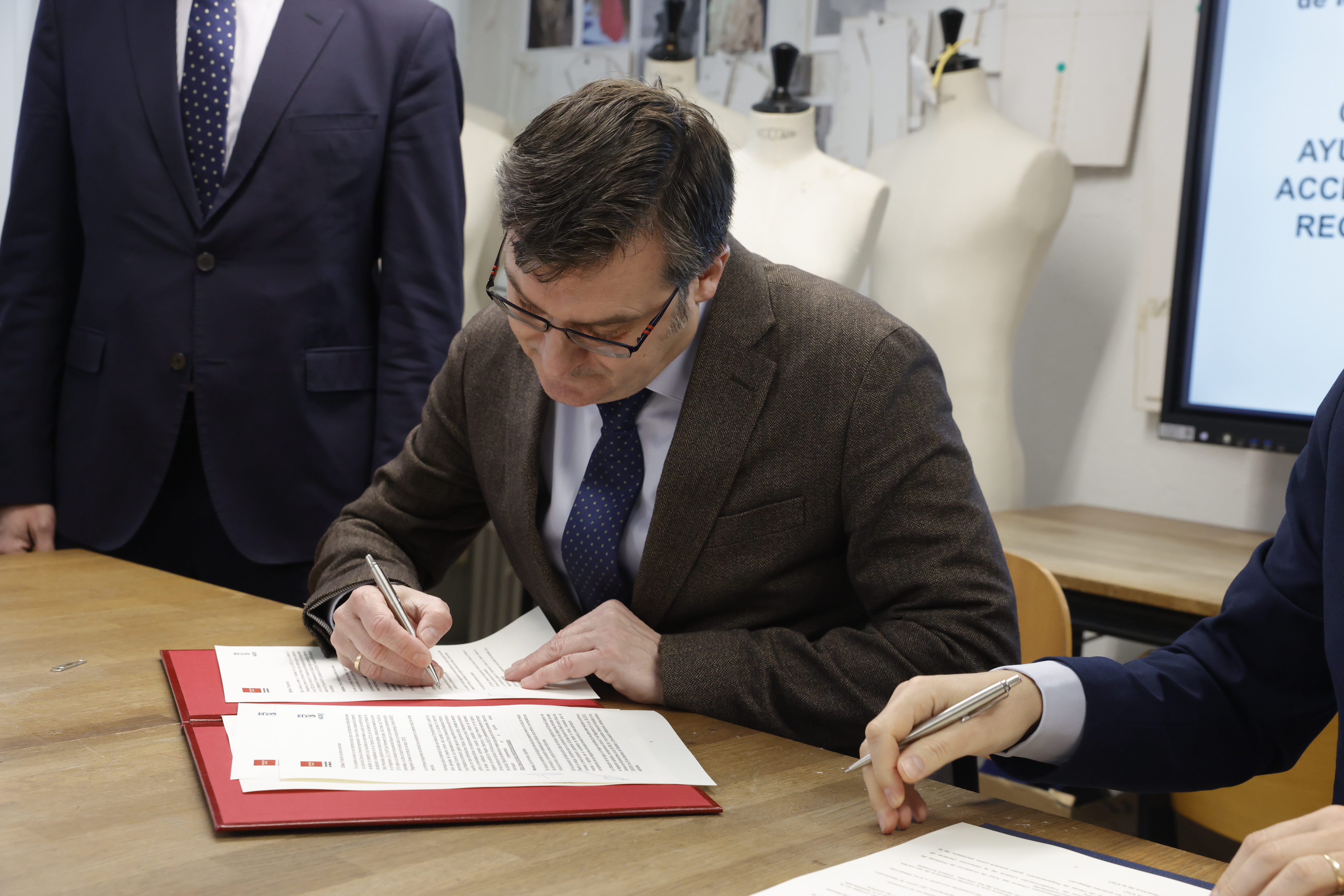 El Ayuntamiento y la Comunidad de Madrid suscriben un convenio para ...