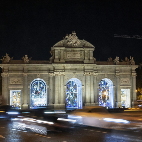 Iluminaci&oacute;n navide&ntilde;a en la Puerta de Alcal&aacute;