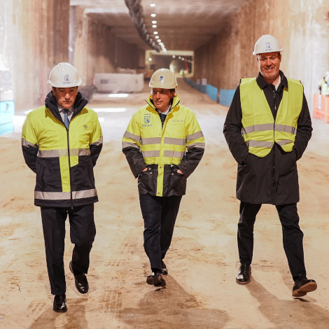 Almeida informa sobre el avance del soterramiento de la A-5 durante una visita a las obras