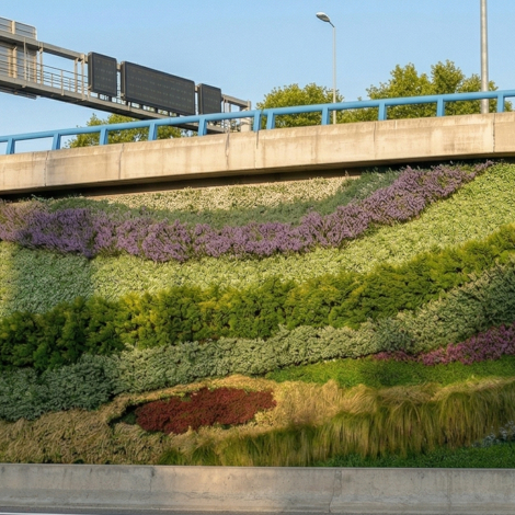 Recreaci&oacute;n digital de los jardines verticales a la altura de Ventas