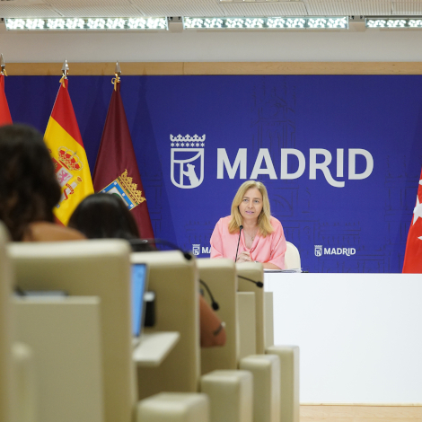 Imagen de archivo de Inma Sanz en la Comisi&oacute;n Permanente del Plan de desarrollo del sur y del este de Madrid (SURES)