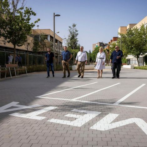 El Ayuntamiento transforma la calle de Ober&oacute;n, en Moratalaz, en una v&iacute;a plenamente peatonal, accesible y verde