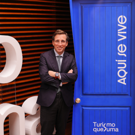 Almeida presenta la iniciativa &lsquo;Turismo que Suma&rsquo;