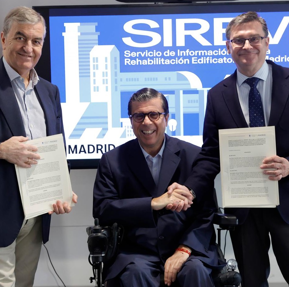 El delegado de Pol&iacute;ticas de Vivienda, &Aacute;lvaro Gonz&aacute;lez, ha firmado la ampliaci&oacute;n del convenio con el Colegio Oficial de Arquitectos de Madrid (COAM)