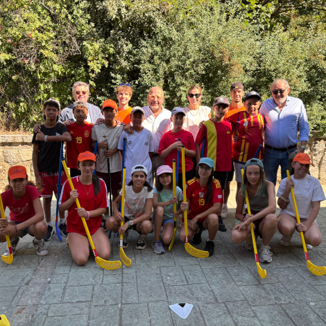El delegado de Pol&iacute;ticas Sociales, Familia e Igualdad, Jos&eacute; Fern&aacute;ndez, visita el campamento organizado por el Ayuntamiento de Madrid en la Residencia Nuestra Se&ntilde;ora de la Paloma