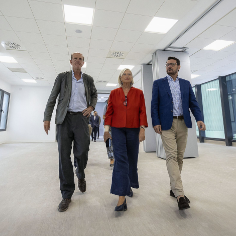 Garc&iacute;a Romero visita la nueva Casa Familias del Ensanche de Vallecas tras finalizar sus obras