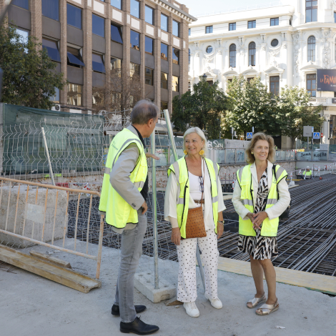 Garc&iacute;a Romero visita las obras de remodelaci&oacute;n de la plaza de Jacinto Benavente y su entorno