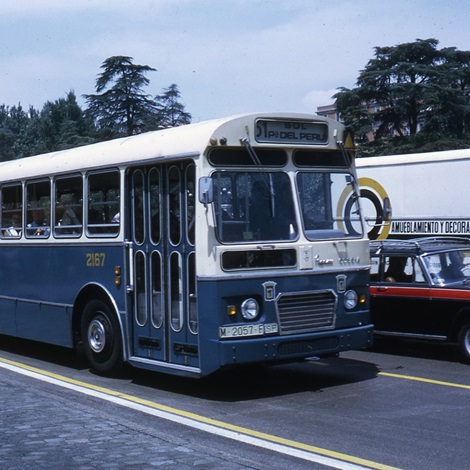 Del autob&uacute;s de dos pisos al veh&iacute;culo el&eacute;ctrico: EMT Madrid recorre este domingo la evoluci&oacute;n del transporte en el paseo del Prado
