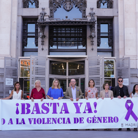 Madrid se une en un minuto de silencio por el asesinato de una vecina de Leganés