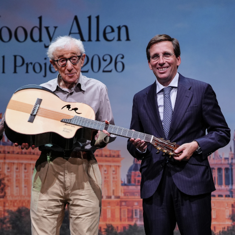 El alcalde de Madrid, Jos&eacute; Luis Mart&iacute;nez-Almeida, en la presentaci&oacute;n del rodaje de la pr&oacute;xima pel&iacute;cula de Woody Allen