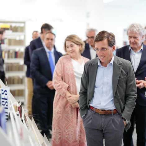 El alcalde de Madrid, Jos&eacute; Luis Mart&iacute;nez-Almeida, en la inauguraci&oacute;n de la Biblioteca P&uacute;blica Municipal Benjam&iacute;n Palencia