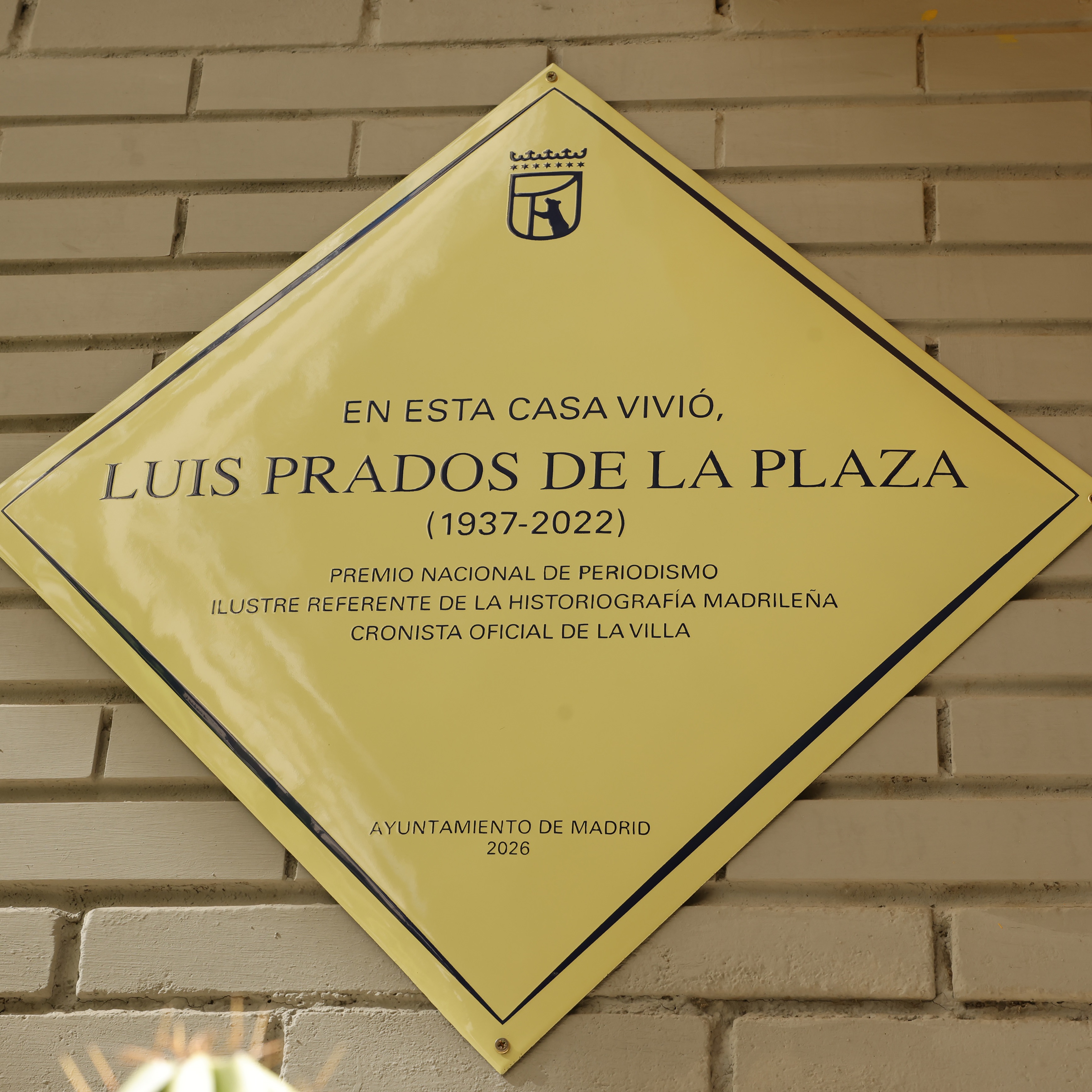 Madrid rinde homenaje a Enrique de Aguinaga y Luis Prados de la Plaza con nuevas placas