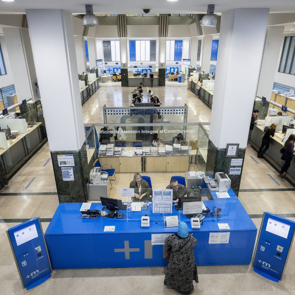 Madrid reduce el IBI al 0,4 %, el mínimo permitido, beneficiando a 2,2 millones de contribuyentes
