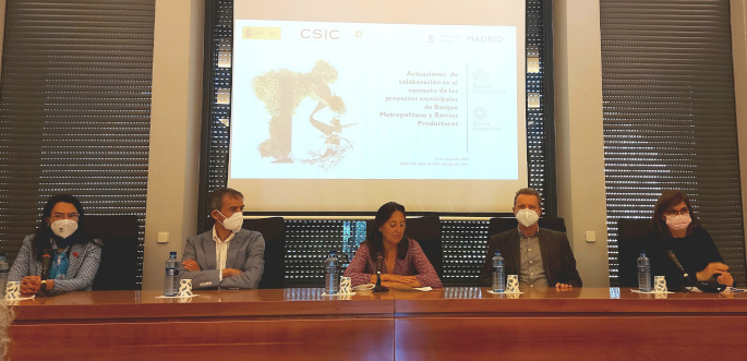 Ponentes del Foro de Actuaciones de Agricultura Urbana y Periurbana presentando los proyectos